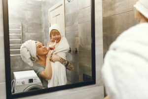 Wall-mounted bathroom mirror from